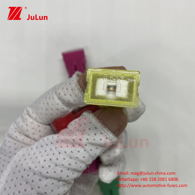 JCASE AutomaticStable Automatic Circuit Breakers com proteção contra sobrecarga e tensão nominal de 32V
