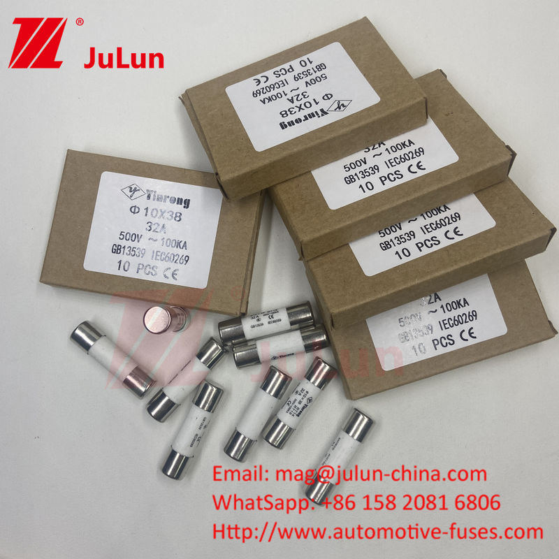 32A 10*38mm 15A 690VDC 1000VDC Painel montado Fusível solar fotovoltaico para proteção robusta de cordas fotovoltaicas