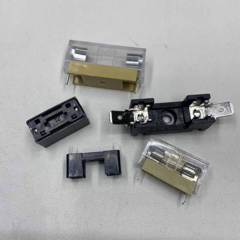 Fusível de suporte 5*20mm Max Voltage 10A 250VDC Fusível cerâmico 6x30mm em PCBA