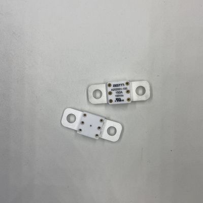 Proteção 350A 150VDC Pequenos fusíveis de automóveis cerâmicos Alta corrente nominal Recomendado Torque apertado 11-13N·m